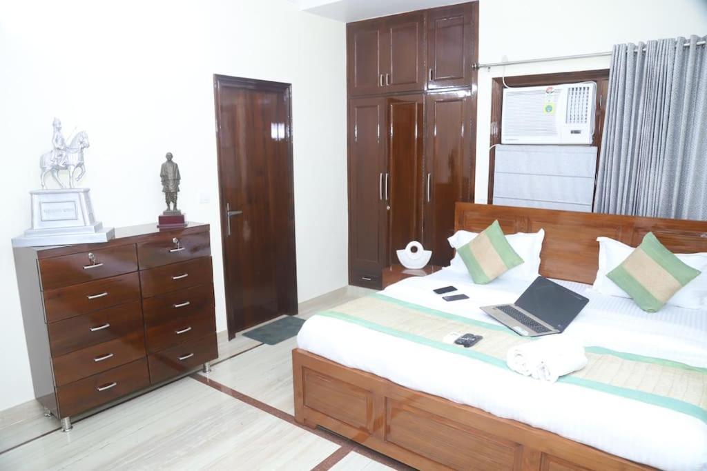 Divine India Service Apartment 3Bhk,B57 Sarita Vihar,Apollo Nueva Delhi Exterior foto
